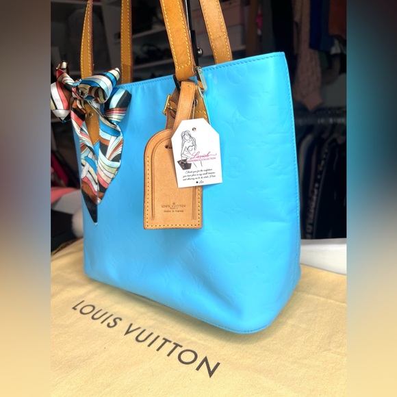 Authentic Louis Vuitton Vernis - Picture 2 of 12